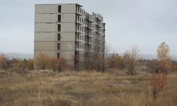 Снести или достроить: что ждет 7-этажный недострой на Лазурном Новости Краматорска