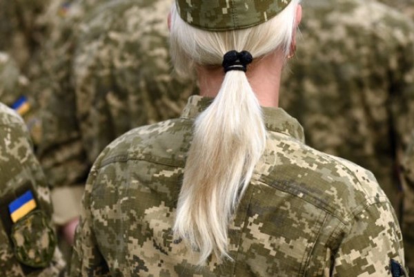 Пояснення Міноборони України щодо військового обліку жінок: про військові збори, вагітних та ін. Общество