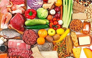 Диетолог Ханде Гюнгер заявила, что человеческий организм использует пищу в качестве топлива, а для здоровья легких важно есть свежие овощи и фрукты. - Здоровье