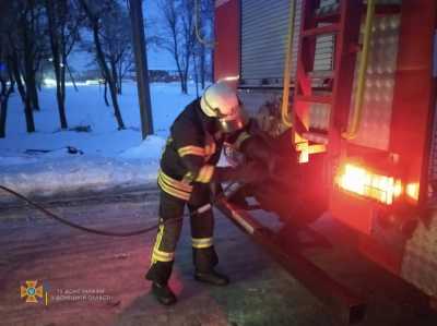 В течение суток спасатели вытащили из снежных заносов 23 легковых автомобиля. - Новости Краматорска