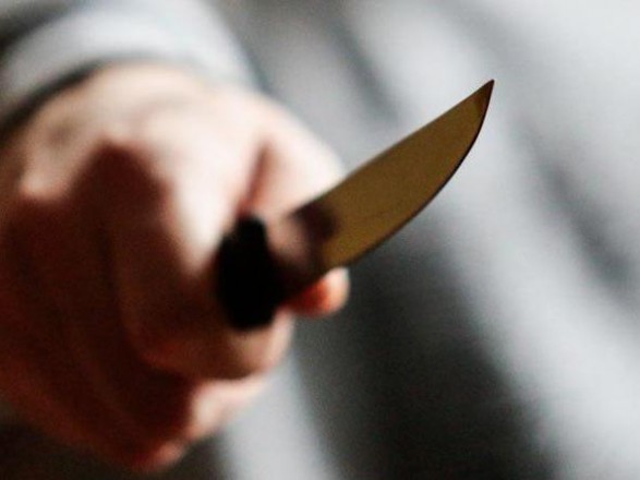В Полтаве мужчина ударил ножом двух посетителей в ТЦ, один - скончался на месте ЧП, Криминал