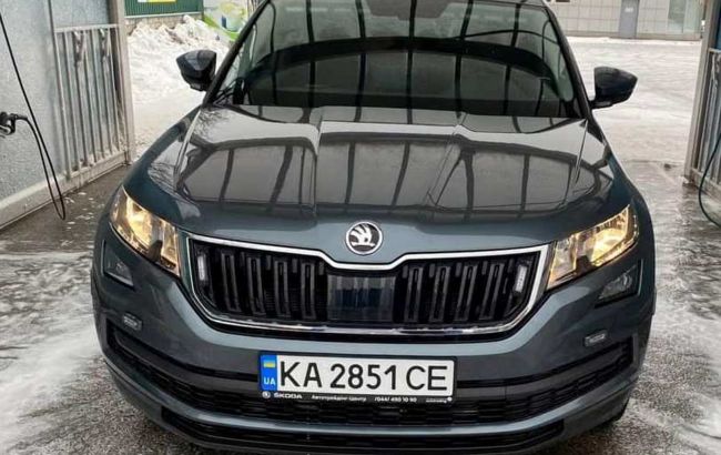 Женщина на Lexus протаранила в Киеве полицейский автомобиль-фантом ЧП, Криминал
