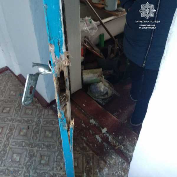 Мужчина выломал дверь и попытался украсть чужое имущество, но его оста