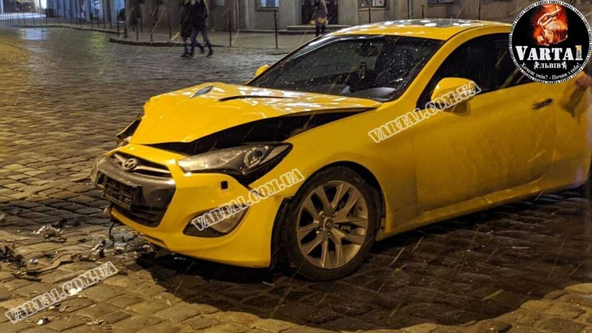 Пьяный водитель Hyundai Genesis Coupe протаранил патрульных во Львове (фото) ЧП, Криминал