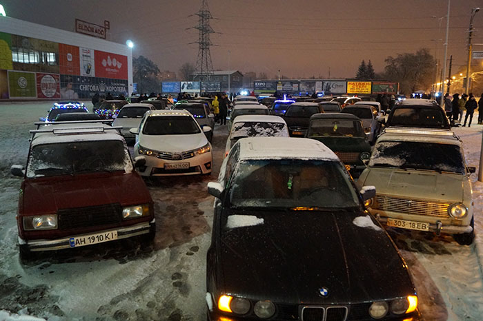 В Краматорске автомобилисты организовали рождественскую автоелку Новости Краматорска