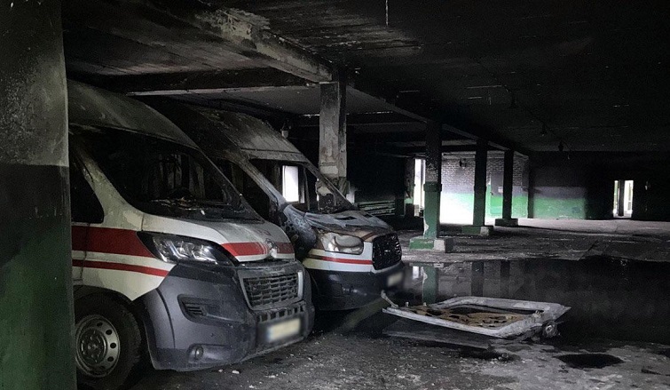 Стало известно о том, какое количество автомобилей пострадало на станции скорой помощи в Краматорске ЧП, Криминал